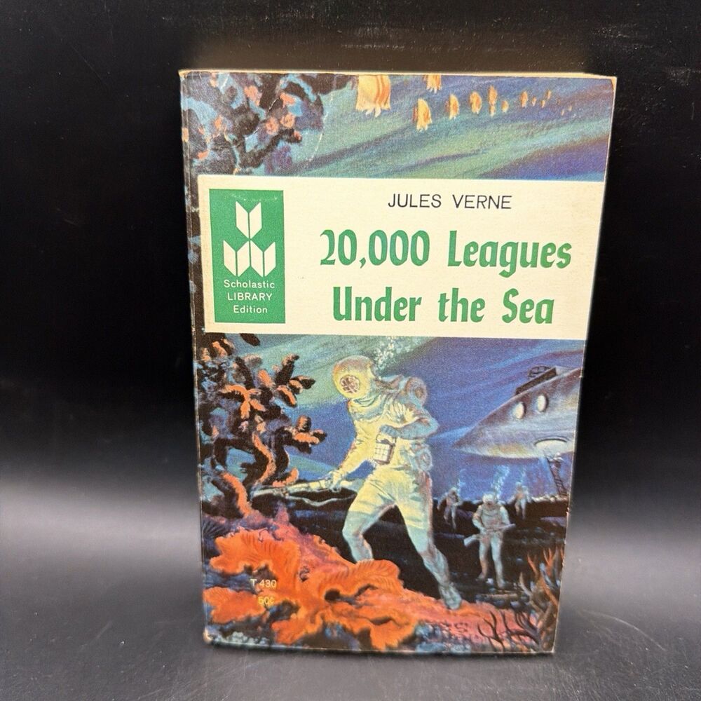Vintage Scholastic Edition 20,000 Leagues Under the Sea Jules Verne 1968